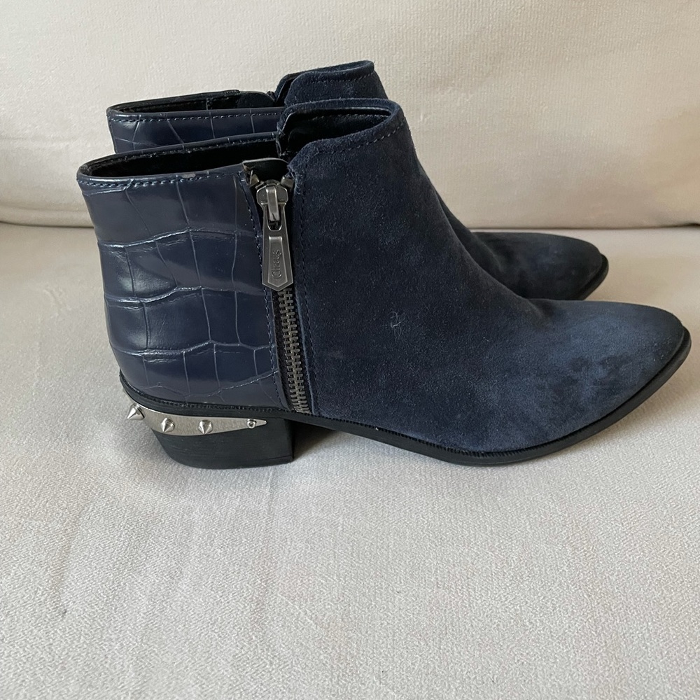 Navy size 8 booties.